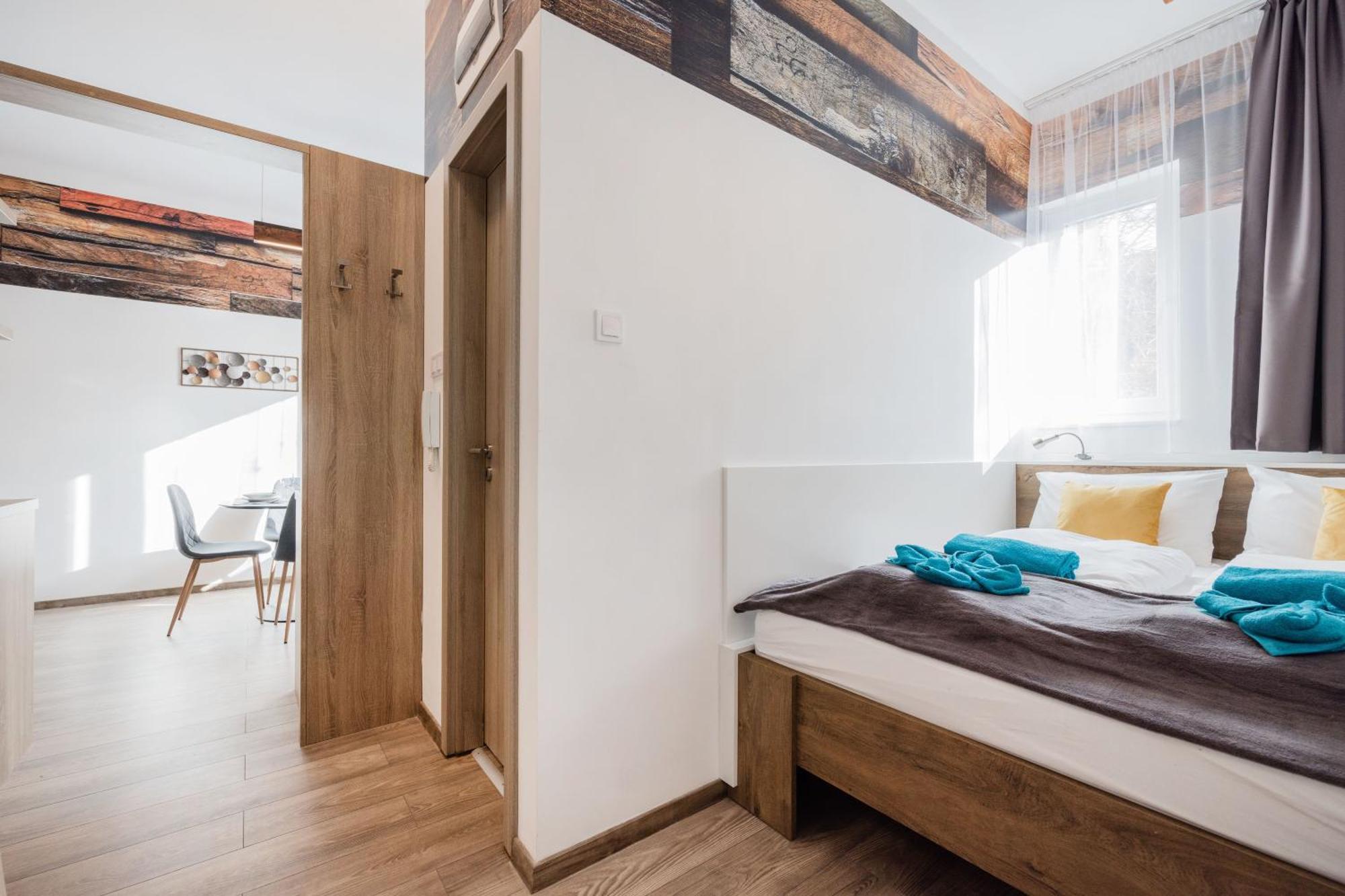 בודפשט Elemental Retreats - Wood & Water Studios מראה חיצוני תמונה