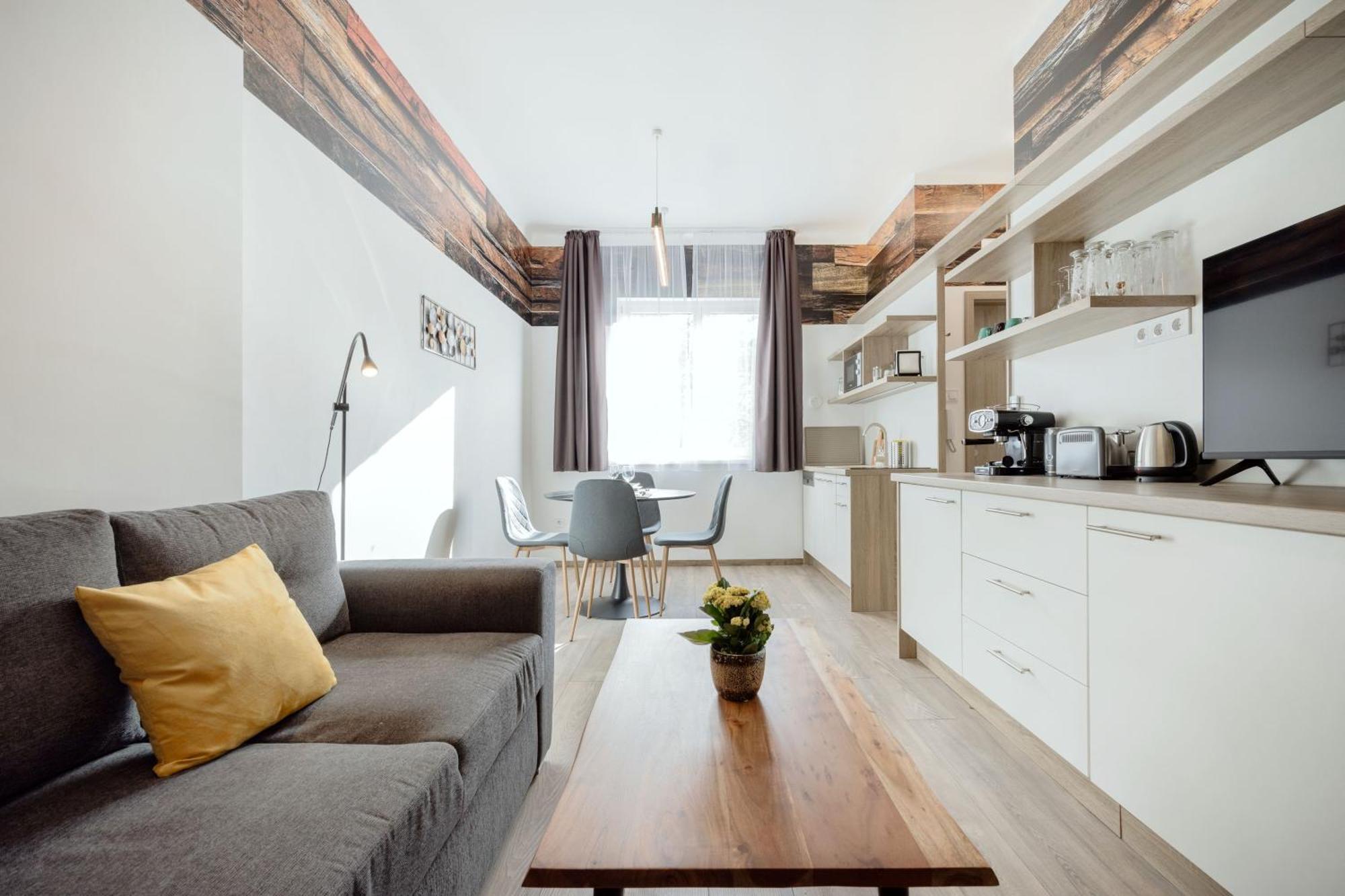 בודפשט Elemental Retreats - Wood & Water Studios מראה חיצוני תמונה