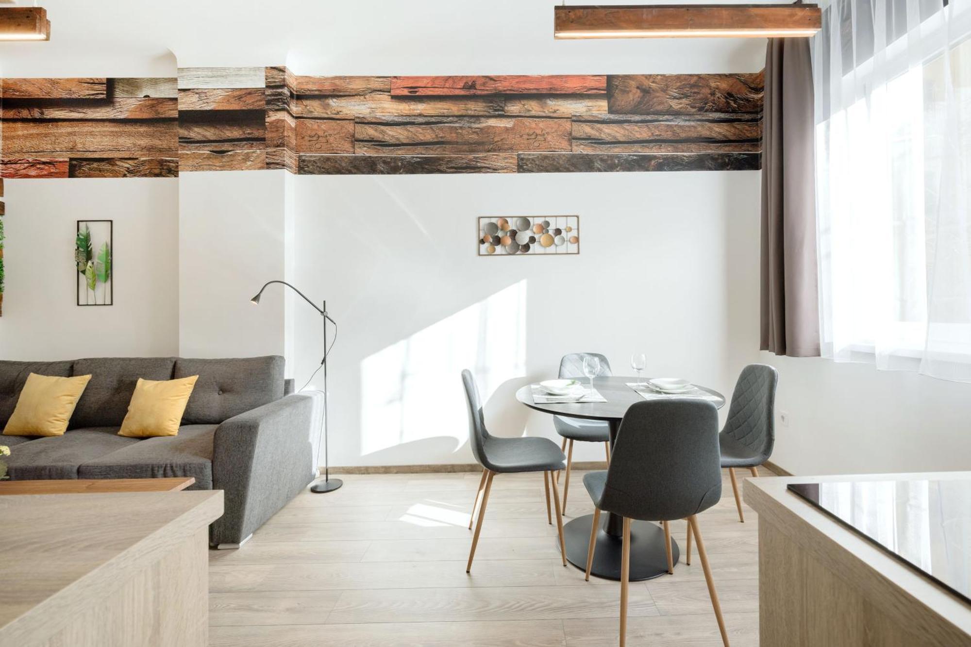 בודפשט Elemental Retreats - Wood & Water Studios מראה חיצוני תמונה